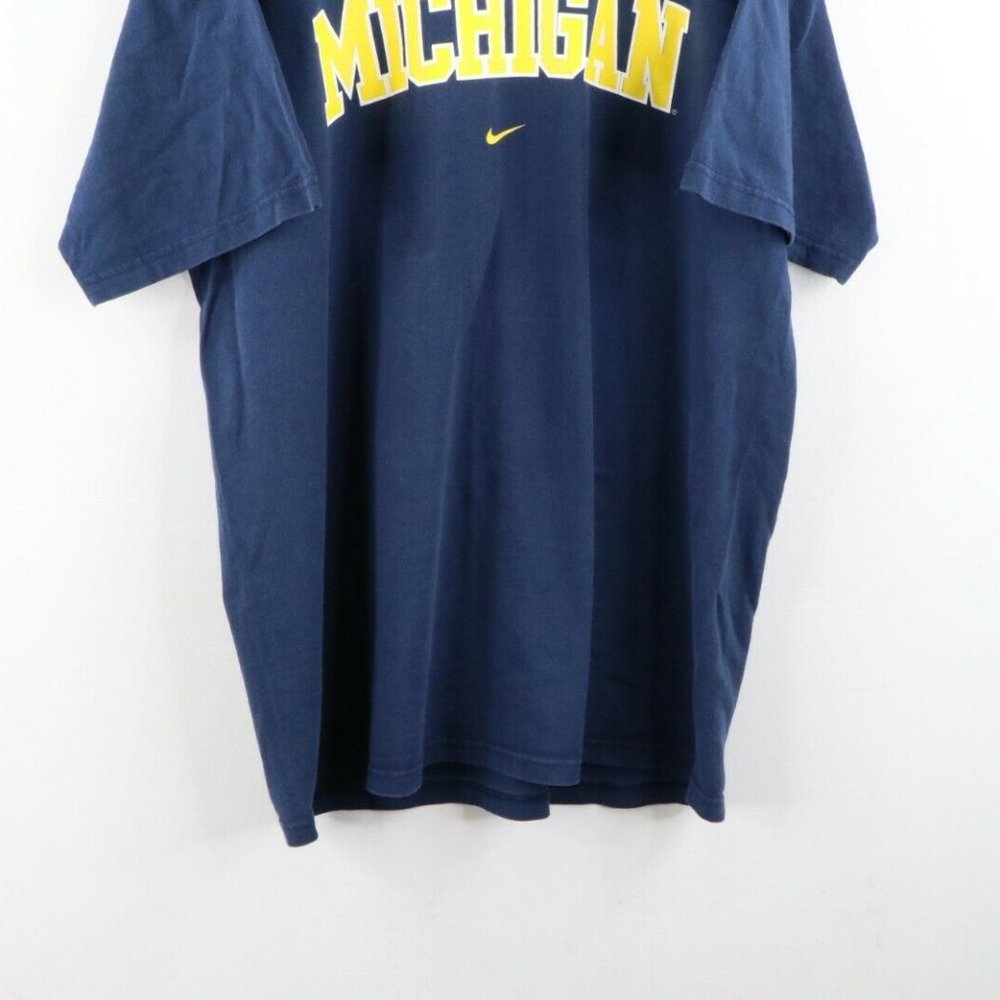 Vtg Nike Travis Scott University Of Michigan Shirt - image 3
